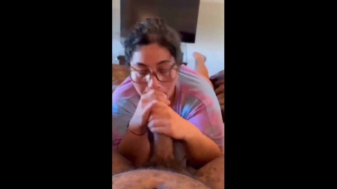 Girl in glasses know exactly how to please a man