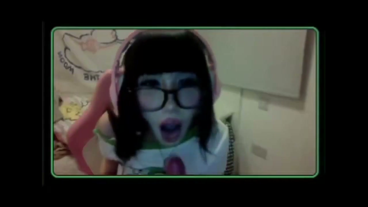 Asian Teen Sucks Dildo For Her Discord Server 02