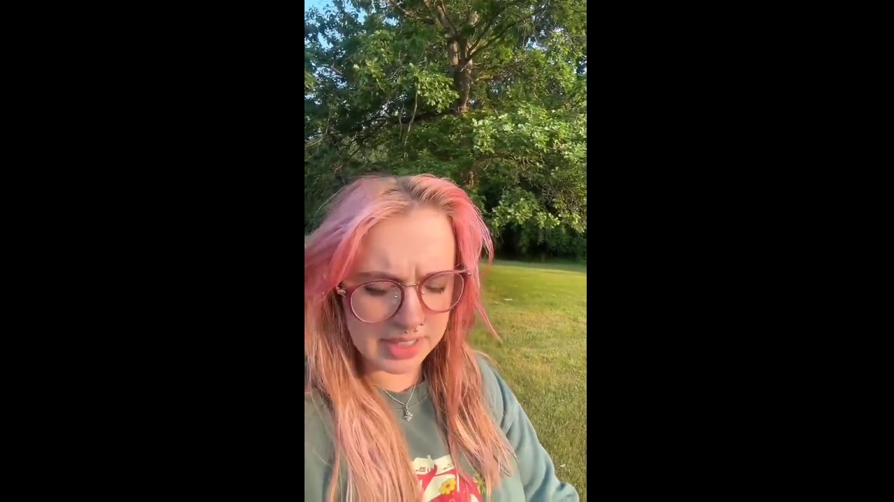 Pink Hair Girl 's tasting 01